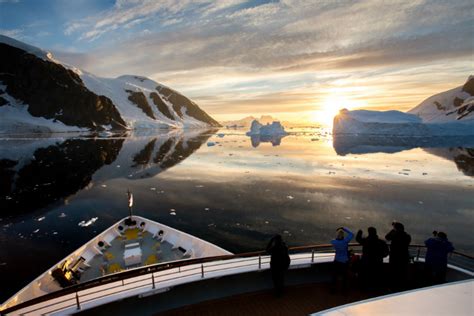 What is an expedition cruise? Where can you sail and which cruise lines?