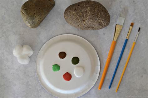 Getting Crafty in the Garden: Painting Rocks for Garden Markers