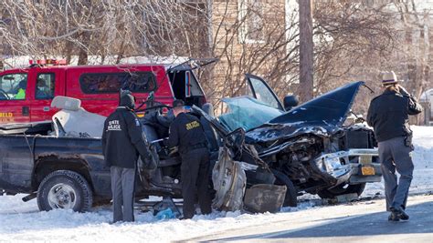 3 hospitalized in Mecklenburg Road crash