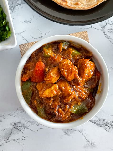 Chicken Jalfrezi: Stir-Fry with Chicken and Bell Peppers