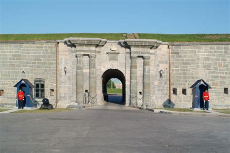 La porte Dalhousie est l'entrée principale de la Citadelle. Elle a été nommée ainsi en l'honneur ...