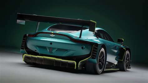 Aston Martin debuts formidable Vantage GT3 racer - Driven Car Guide