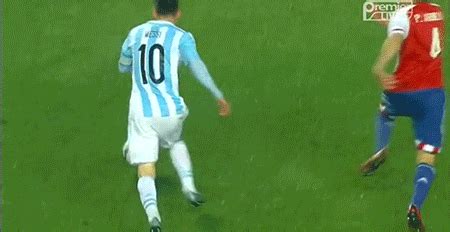 Lionel Messi GIF - Find & Share on GIPHY