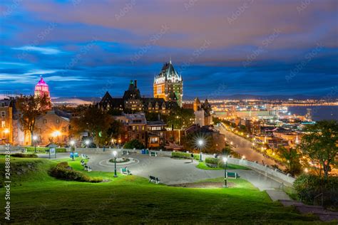 Night view of the famous Fairmont Le Château Frontenac Stock Photo ...