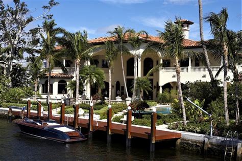 Lakefront Homes For Sale in Orlando Florida-Lakefront Luxury