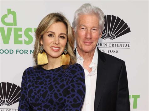 Richard Gere and Wife Alejandra Silva Share Tropical Holiday Greetings ...