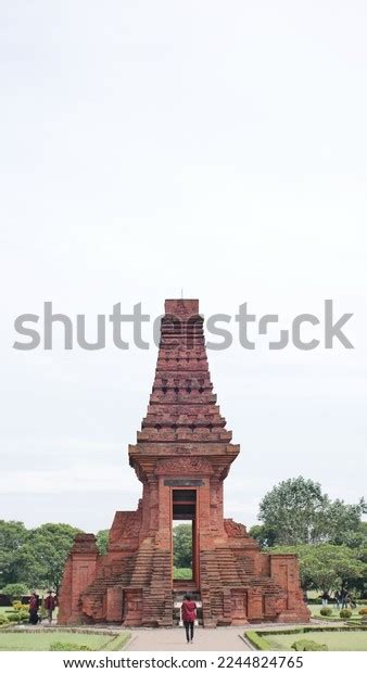 Candi Bajang Ratu Known Gapura Bajang Stock Photo 2244824765 | Shutterstock