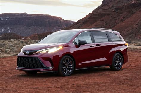 2021 Toyota Sienna Unveiled as Bold New Hybrid Minivan With Available AWD - autoevolution