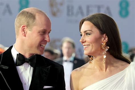 Kate Middleton's Butt Pat With Prince William Debated: 'Silly Comments ...