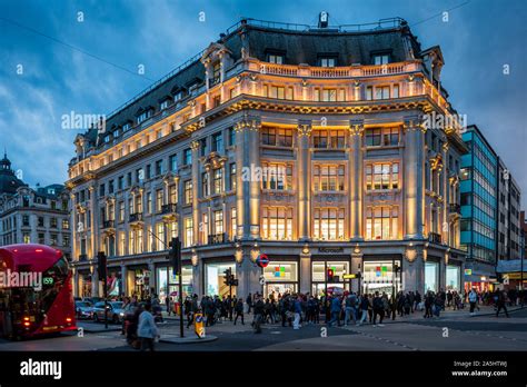 Microsoft Store Oxford Circus London - Microsoft Oxford Circus - the ...