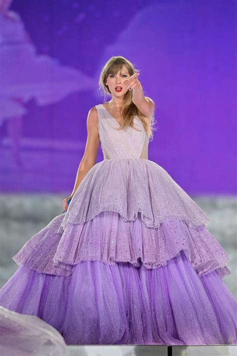 TAYLOR SWIFT Performs at The Eras Tour in Kansas City 07/08/2023 – HawtCelebs