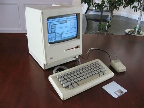 Fotogalerie: Apple Macintosh 1984 - Root.cz