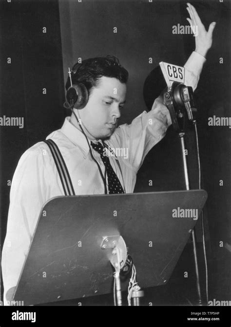 Orson welles radio Black and White Stock Photos & Images - Alamy