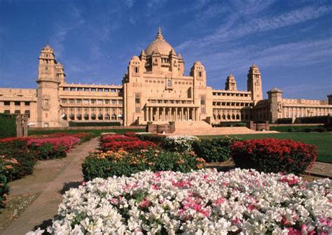 Amazing and Luxury Hotels: Taj Umaid Bhawan Palace