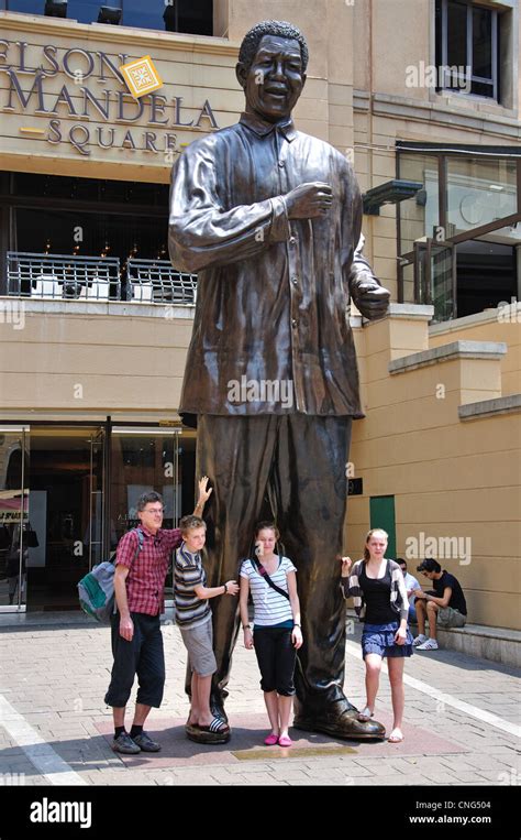 Nelson Mandela statue in Nelson Mandela Square, CBD, Sandton ...