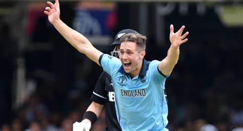 Bowling Tips From World Cup Winner Chris Woakes | Cricket Coaching