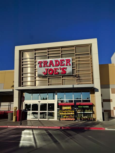 Trader Joe's — Summa Dr, 拉斯维加斯, 电话 (702) 242-0597