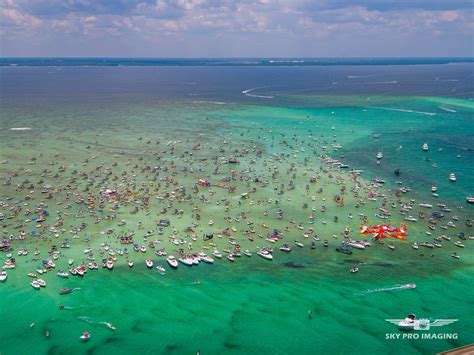 WATCH: This Underwater Florida Sandbar Transforms Into a Floating Party Each Summer | Island ...