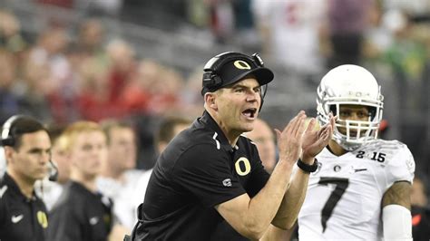 Report: University of Oregon football team worth $359 million ...