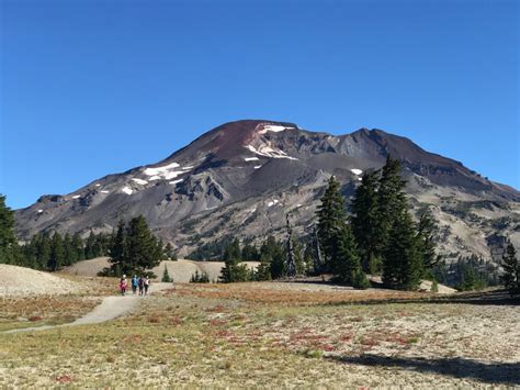 7 Must-Do Hikes Near Bend, Oregon • Small Town Washington