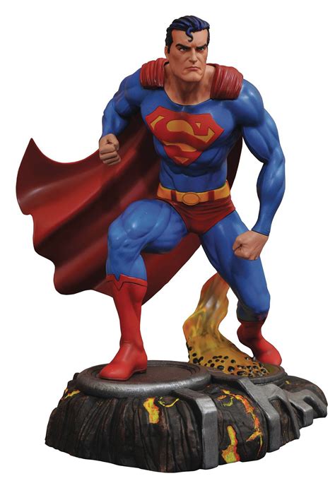 DC Superman Gallery Superman 10 Collectible PVC Statue Diamond Select ...