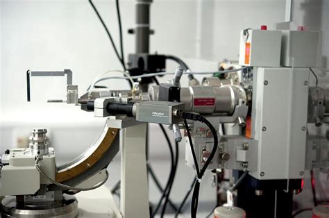 X-ray Crystallography Machine Photograph by Jon Wilson/science Photo Library