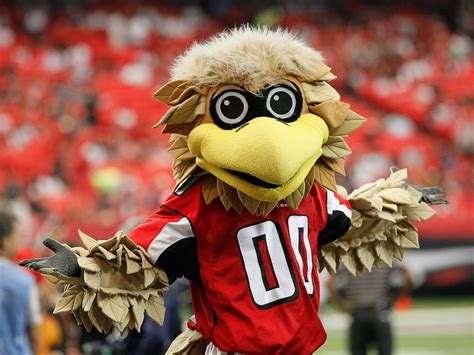 Freddie Falcon picks fight with peewee football player | Toronto Sun