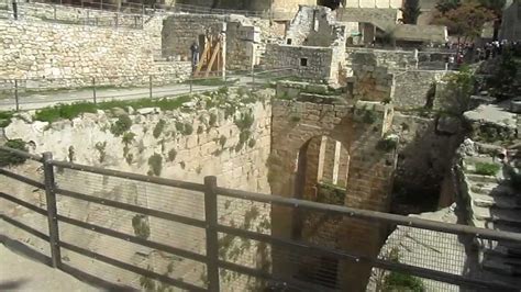 Reading John 5: 1-19 at Bethesda Pool, the Old City of Jerusalem (The ...