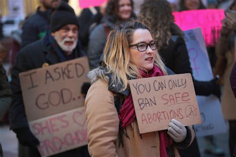 La prohibición de los abortos en Ohio obliga a una víctima de violación de 10 años a viajar a ...