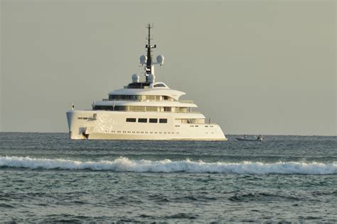 Oahu Photos: Larry Ellison's Yacht