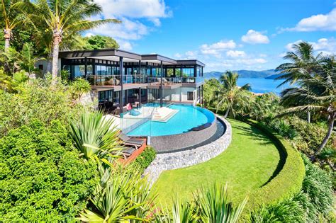 Glass House - Hamilton Island Luxury Homes