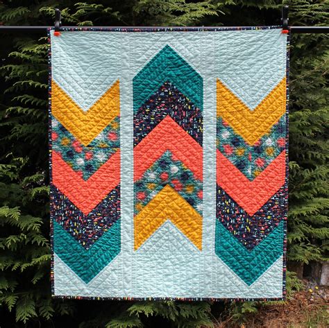 Modern Baby Quilt Geometric Quilt Cotton and Steel Fabric | Etsy | Geometric quilt, Arrow quilt ...