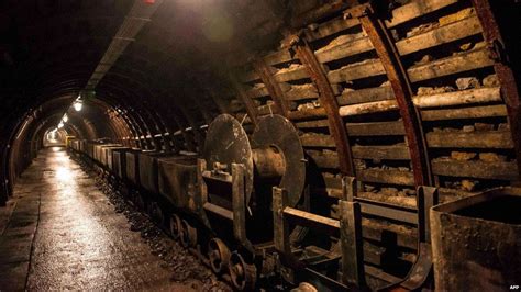 Nazi gold train: Team starts Poland dig despite doubts - BBC News