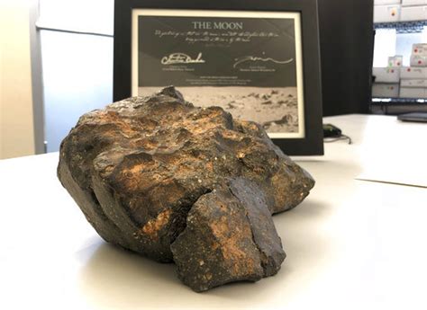 12-pound lunar meteorite sells for more than $600,000