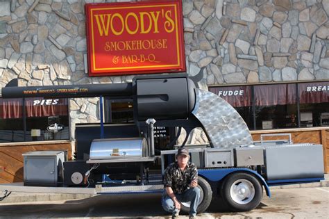 About | Woody's Smokehouse