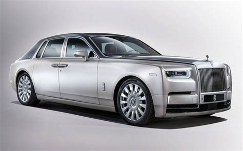 2022 Rolls-Royce Phantom Extended Wheelbase Price & Specifications ...