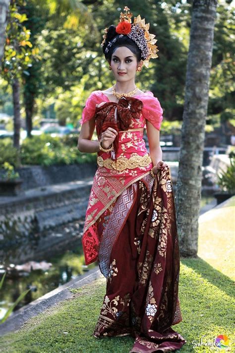 Balinese Girl | Bali Blog | Traditional dresses, Traditional outfits, Indonesia clothing