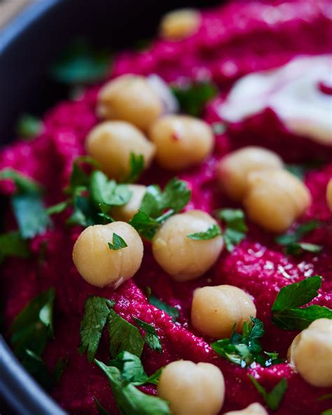 Quick & Colorful Beetroot Hummus - Delice Recipes