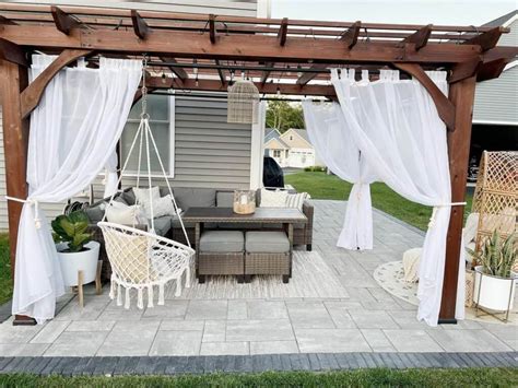 15 Outdoor Pergola Ideas for Your Backyard