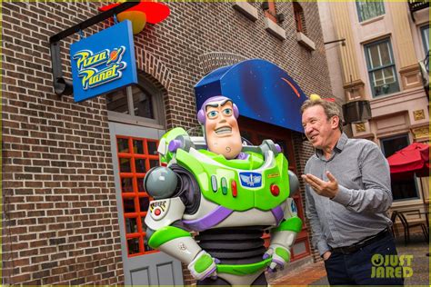 Toy Story's Tim Allen Meets Buzz Lightyear at Disney World: Photo ...