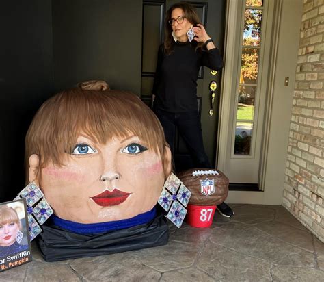 Meet 'Taylor SwiftKin,' the 399-pound celebrity pumpkin with a cause in Dublin, Ohio