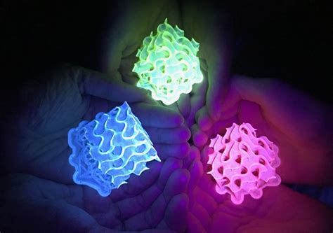 Chemistry Experiment Produces The Brightest Fluorescent Materials Ever Made : ScienceAlert