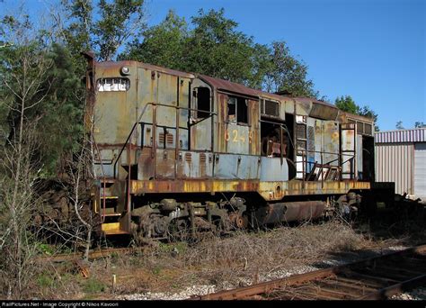 C&O 6243 Chesapeake & Ohio (C&O) EMD GP9 at Social Circle, Georgia by ...