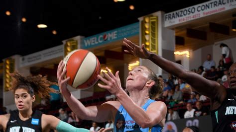 WNBA: Courtney Vandersloot leads Chicago Sky to win over New York Liberty | NBA News | Sky Sports