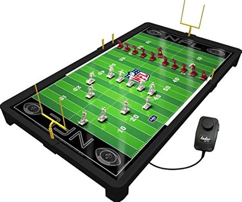 Купить Tudor Games NFL Electric Football Game в интернет-магазине Amazon с доставкой из США ...