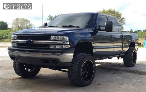 2001 Chevrolet Silverado 1500 Moto Metal MO962 Rough Country Suspension Lift 6" | Custom Offsets