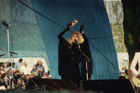 Stevie Nicks live 1977 Day on the Green in Oakland, CA | Stevie, Stevie nicks, Stevie nicks ...