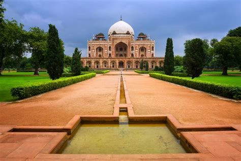 Humayun's Tomb , Delhi - History, Timings, Architecutre | MakeMyTrip