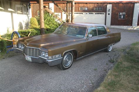 cadillac fleetwood brougham 69