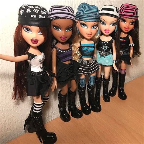 Bratz "Treasures" Selfie! ⚓️ in 2020 | Selfie, Dolls, Treasures